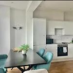 Spacious Sea View Flat Inmargate