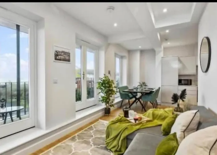 Spacious Sea View Flat Inmargate